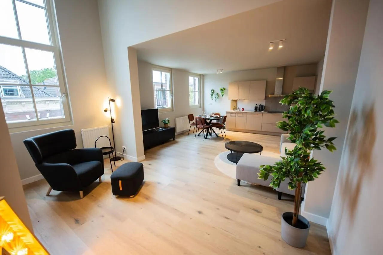 Ample 3 Bedroom Apartment Rotterdam